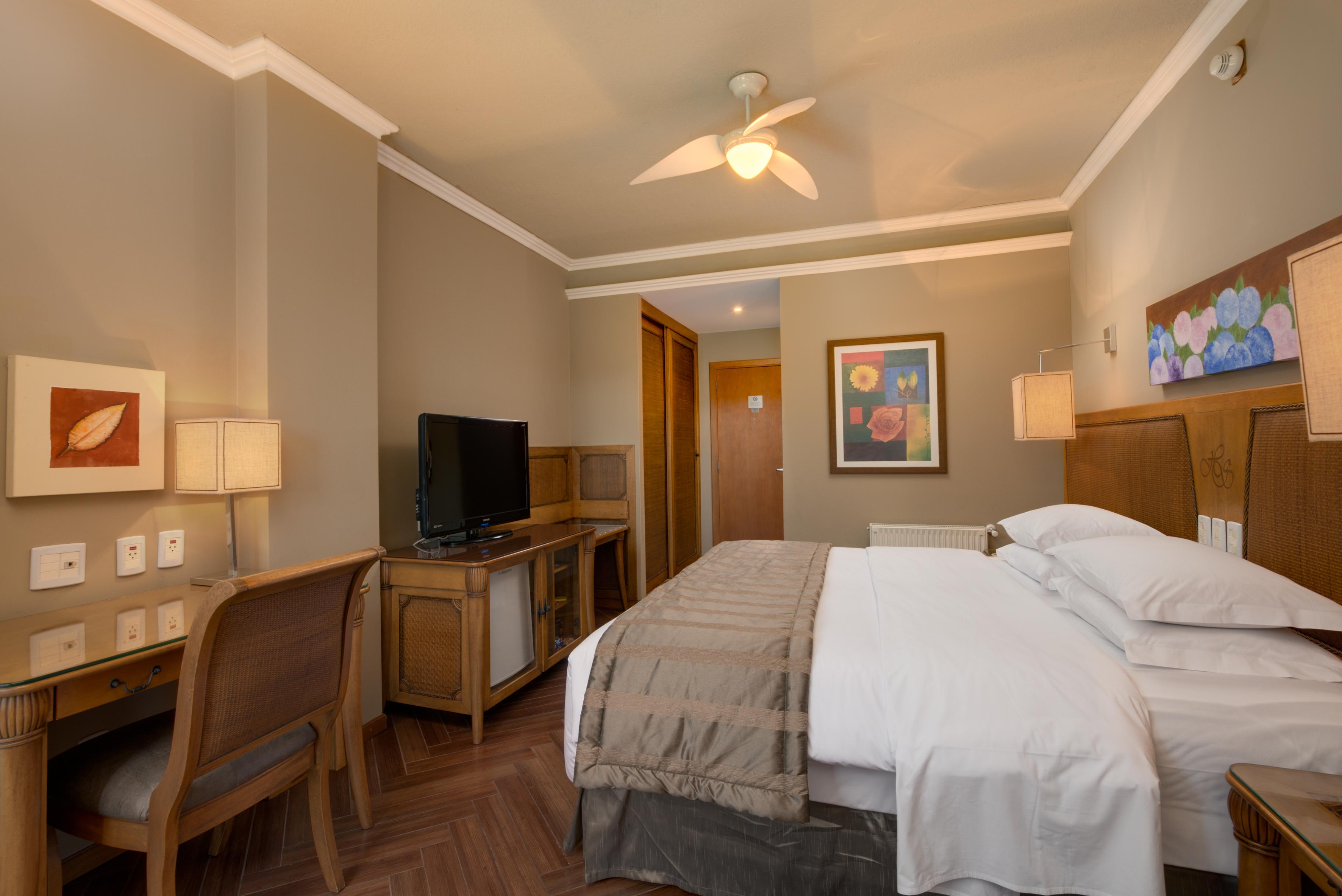 Wish Serrano Resort Gramado Bagian luar foto A room at the hotel
