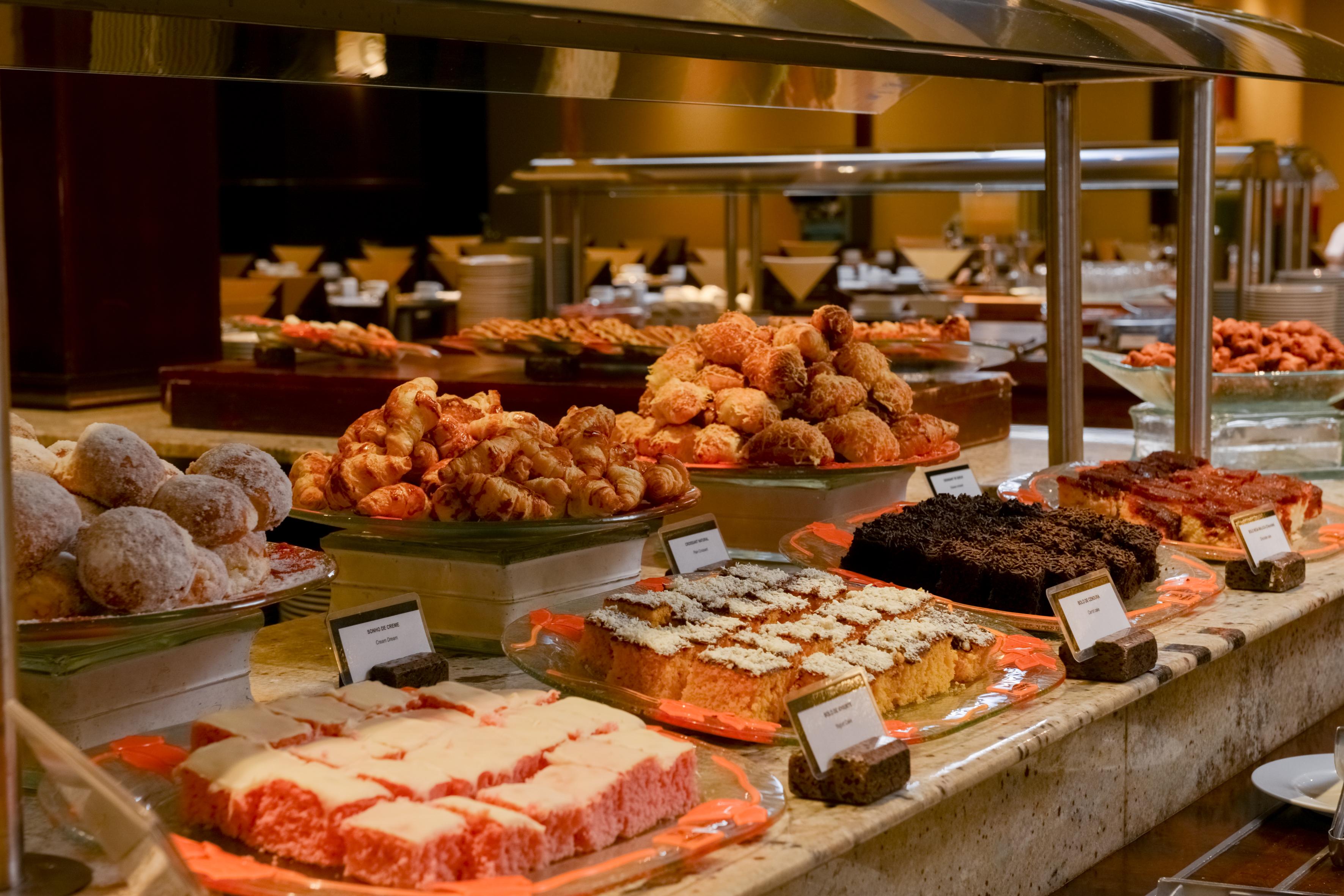 Wish Serrano Resort Gramado Bagian luar foto A dessert buffet