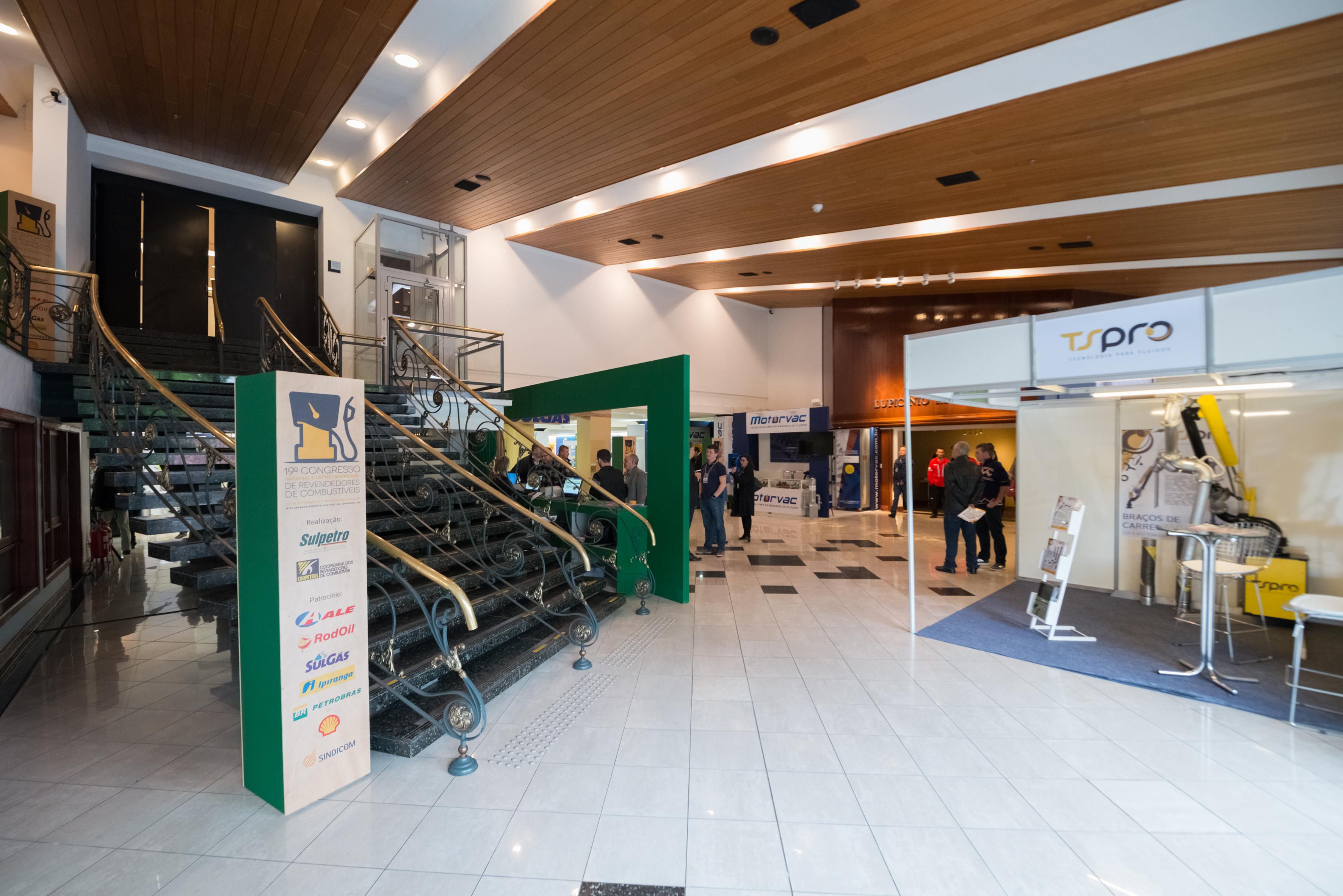 Wish Serrano Resort Gramado Bagian luar foto The foyer of the National Convention Centre