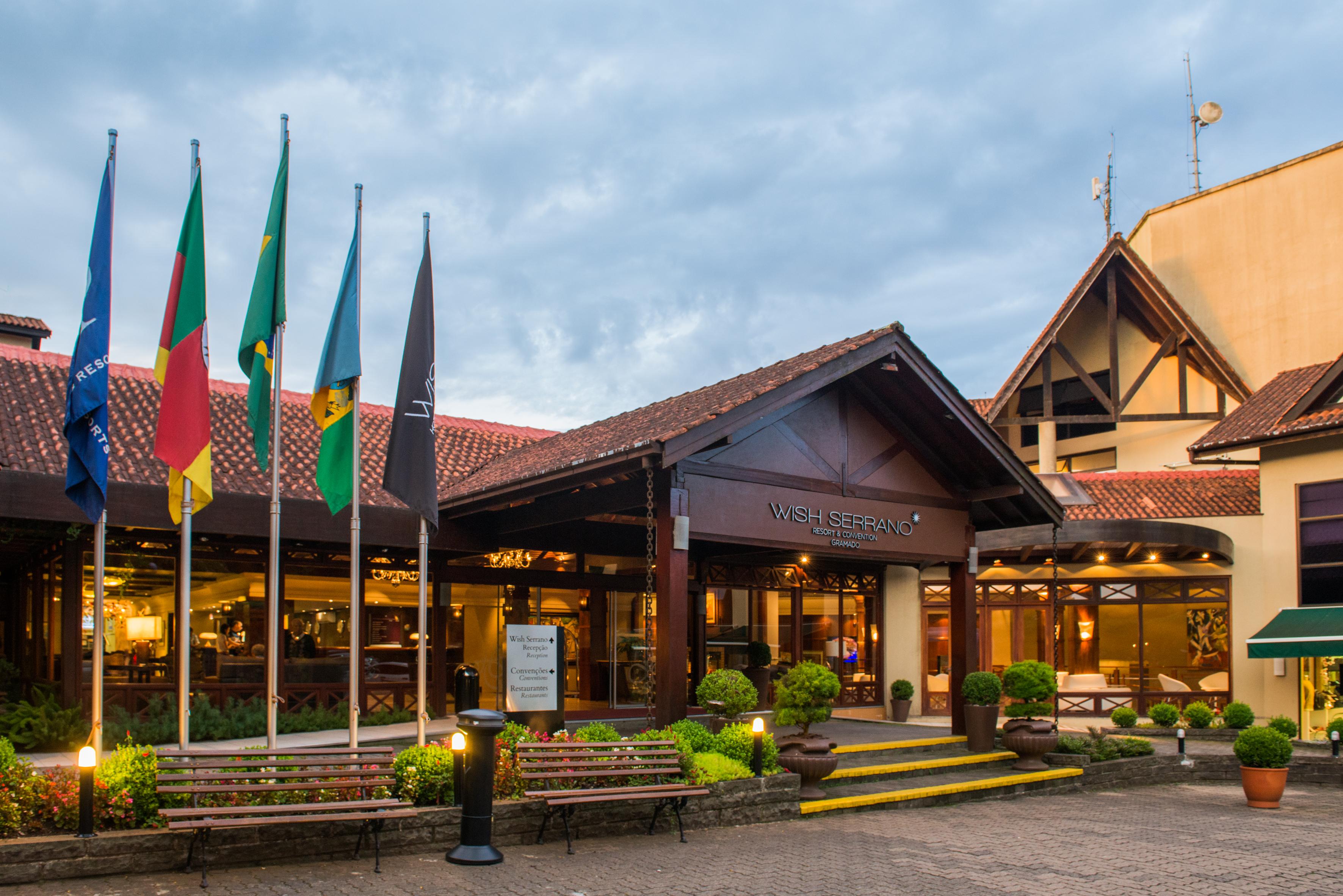 Wish Serrano Resort Gramado Bagian luar foto The entrance of the hotel